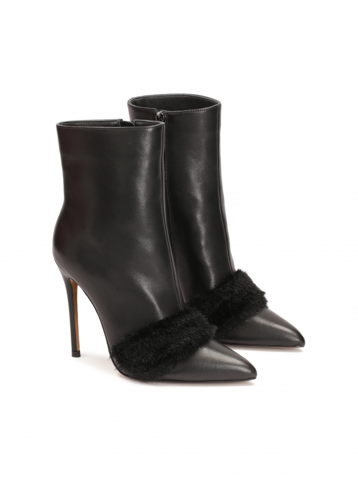 Black boots with fur strap