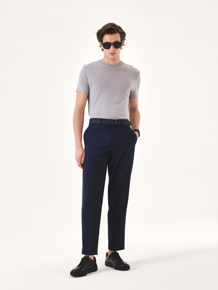 Double-sided men's belt in embossed and smooth leather