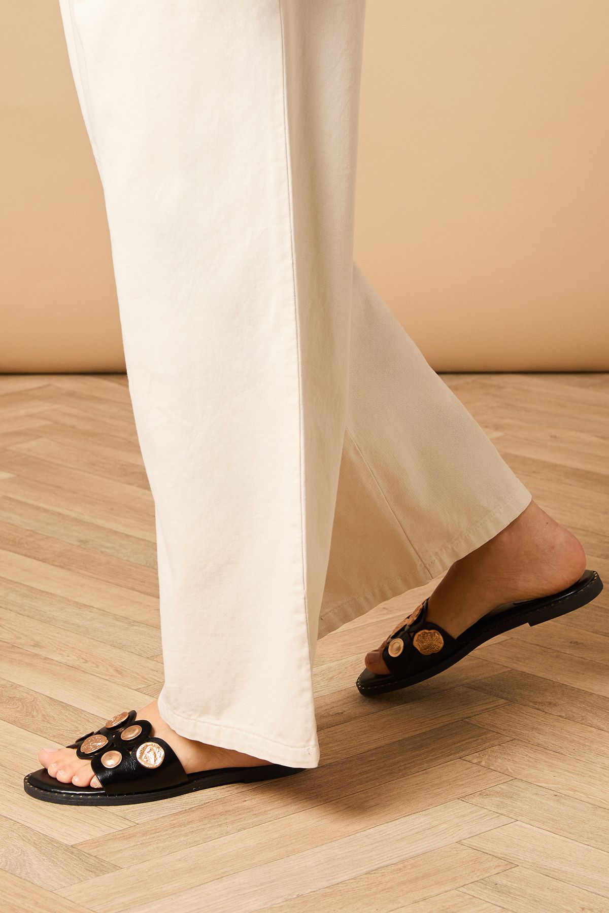 Oasis Mandy Faux Leather Metal Detail Sliders