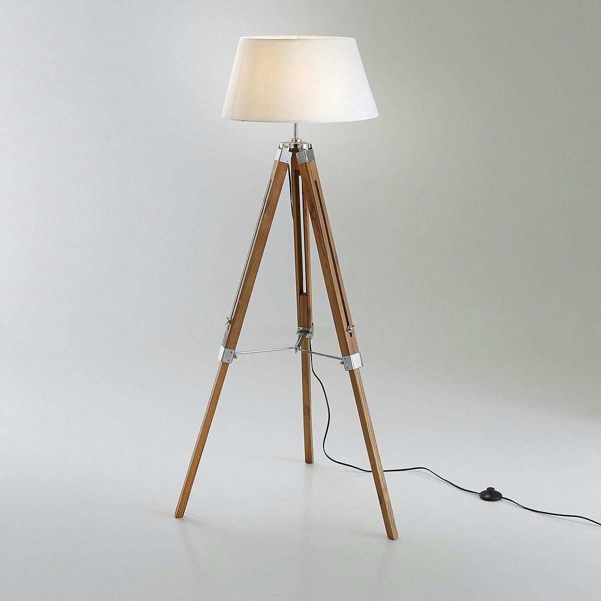 Lampadaire tripode, Siau