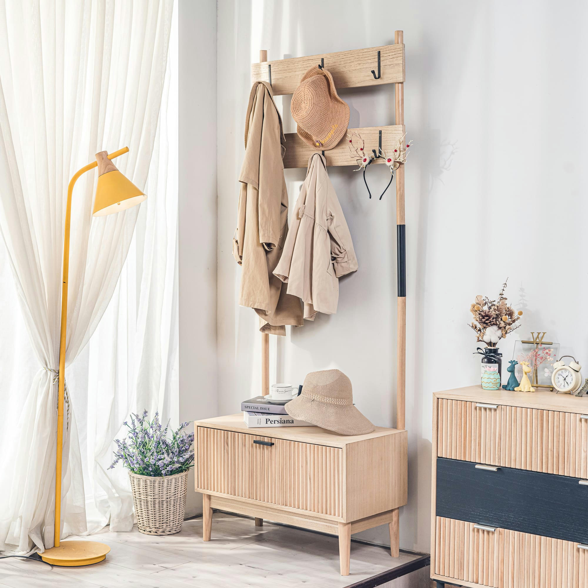 - Vestiaire d'entrée en bois massif