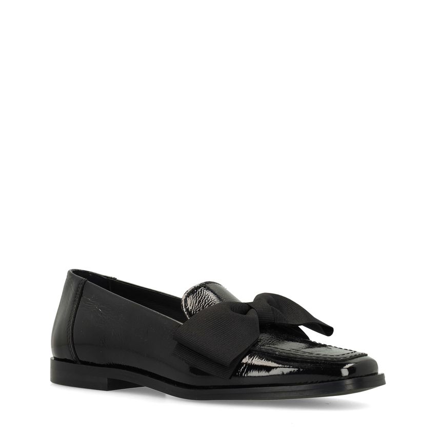 Manfield Zwarte lakleren loafers met strik