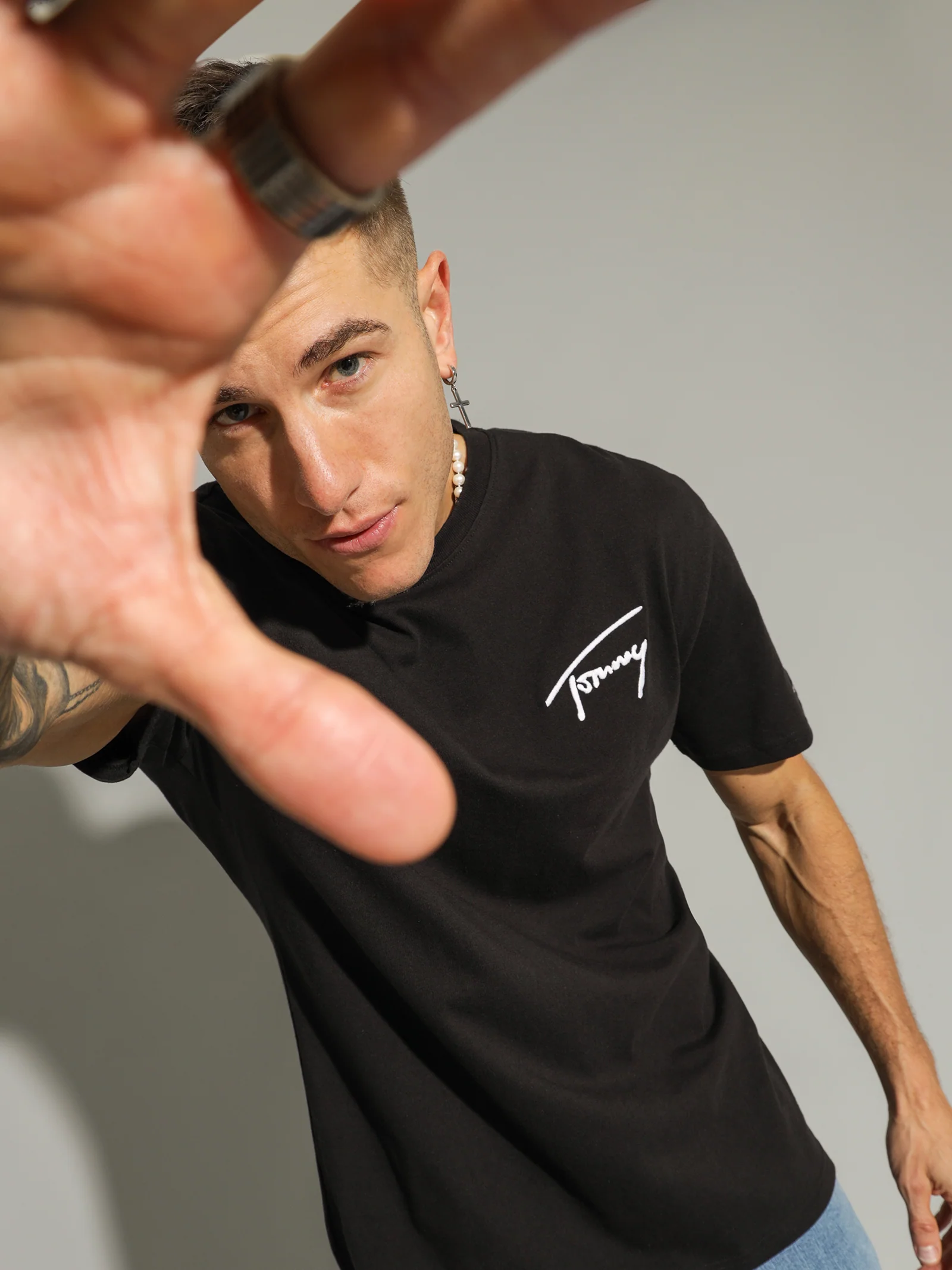 Tommy Signature T-Shirt