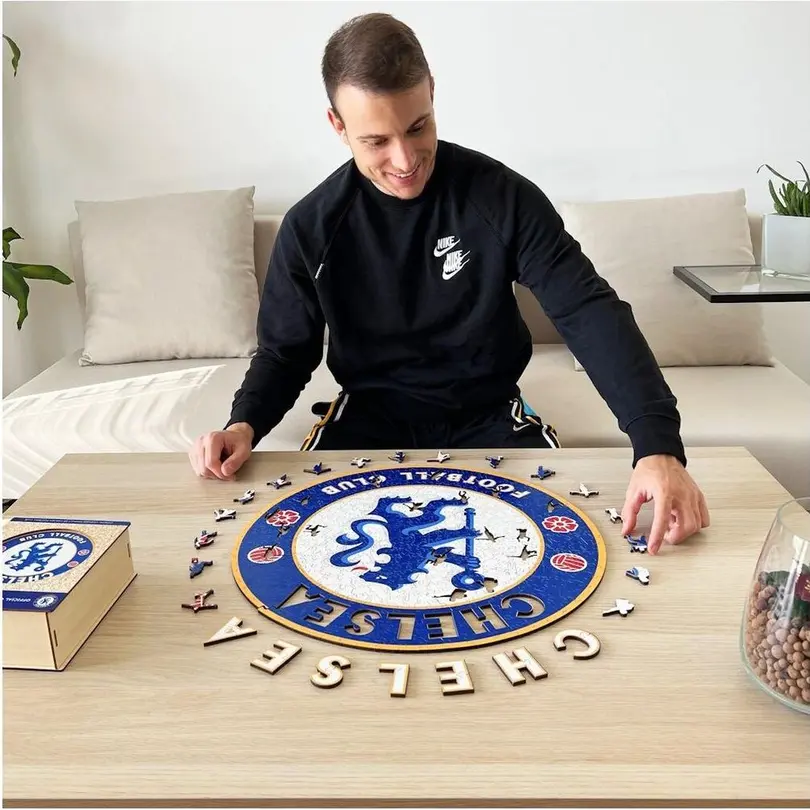 Puzzle Set bestehend aus gleichen Artikeln Chelsea FC Logo