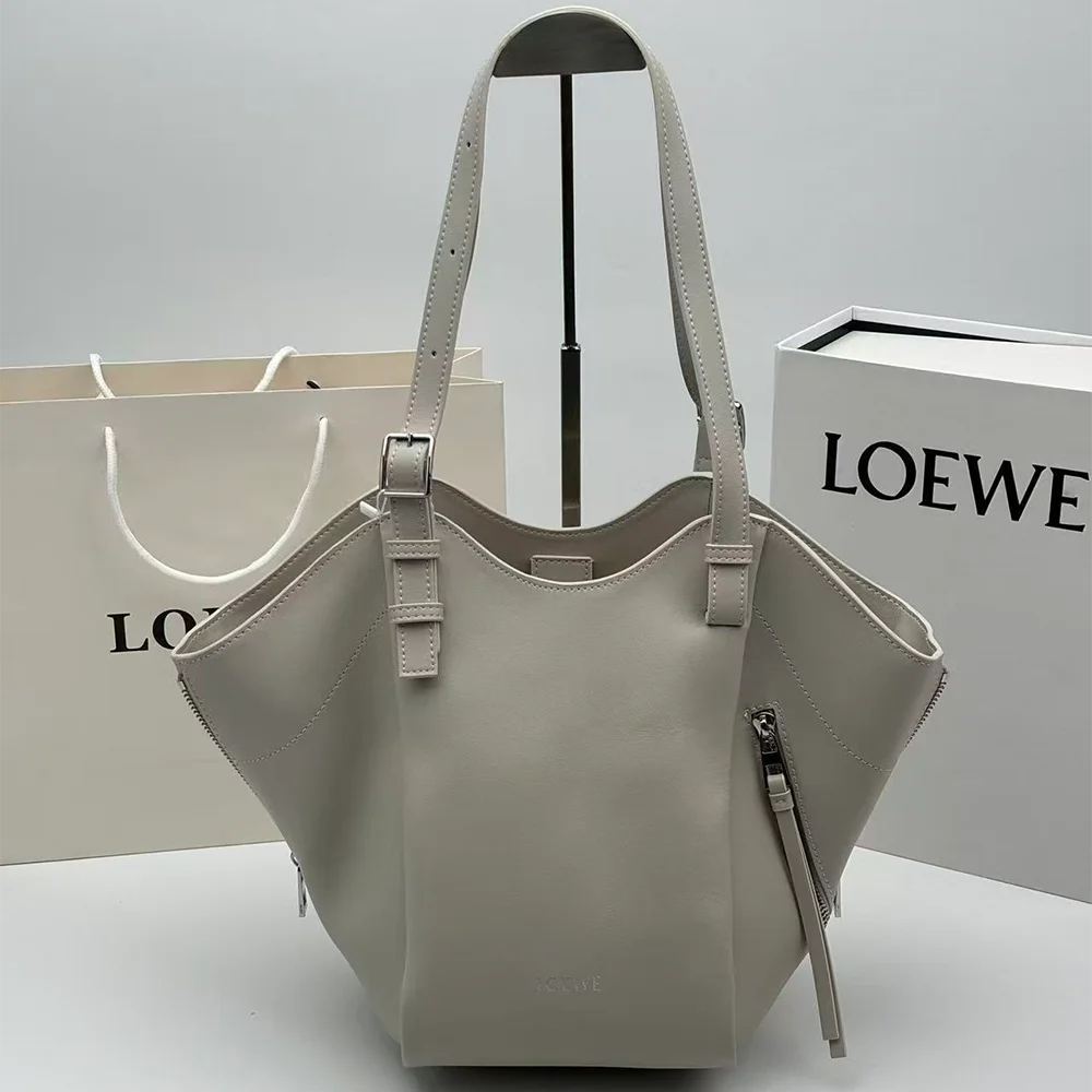 Loewe Classic calfskin Hammock Flip bag