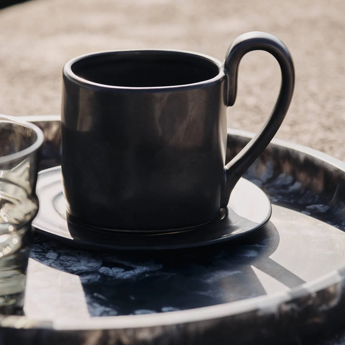 Ferm Living - Flow Tasse mit Untertasse