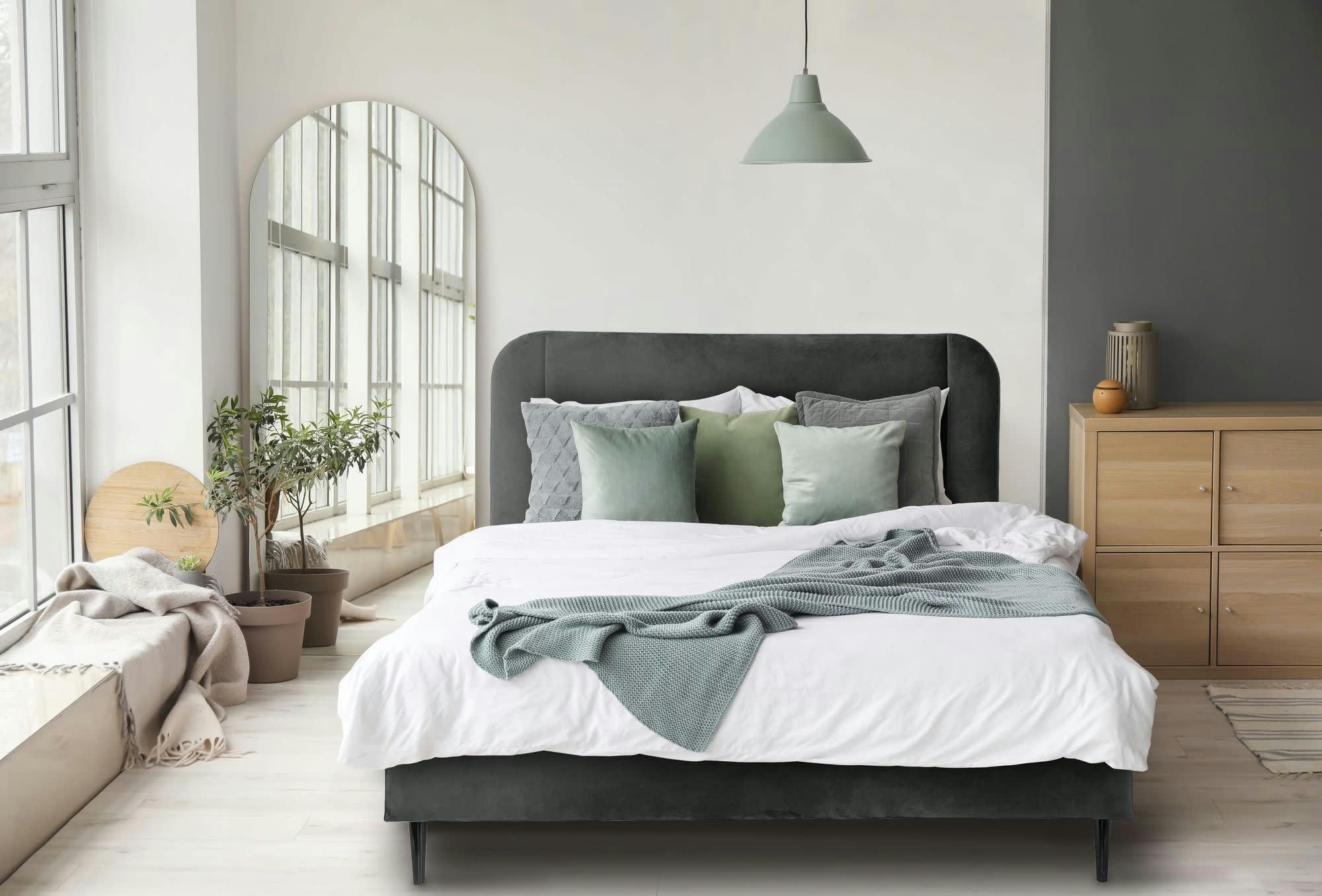 BRIANNA - Lit avec matelas 2 places  en velours gris foncé 140x190