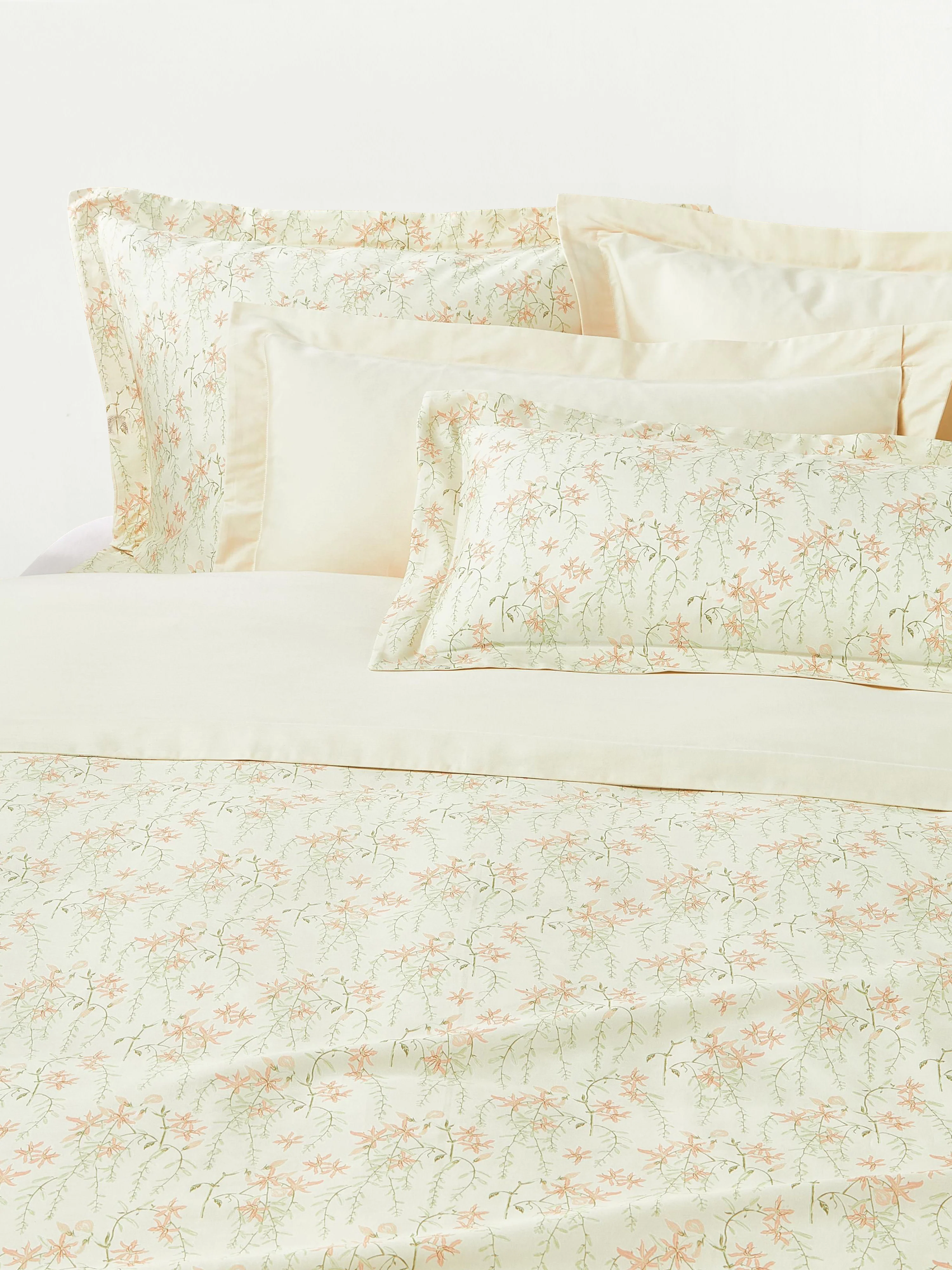 Baumwollsatin-Bettdeckenbezug Leticia mit Blumen-Print