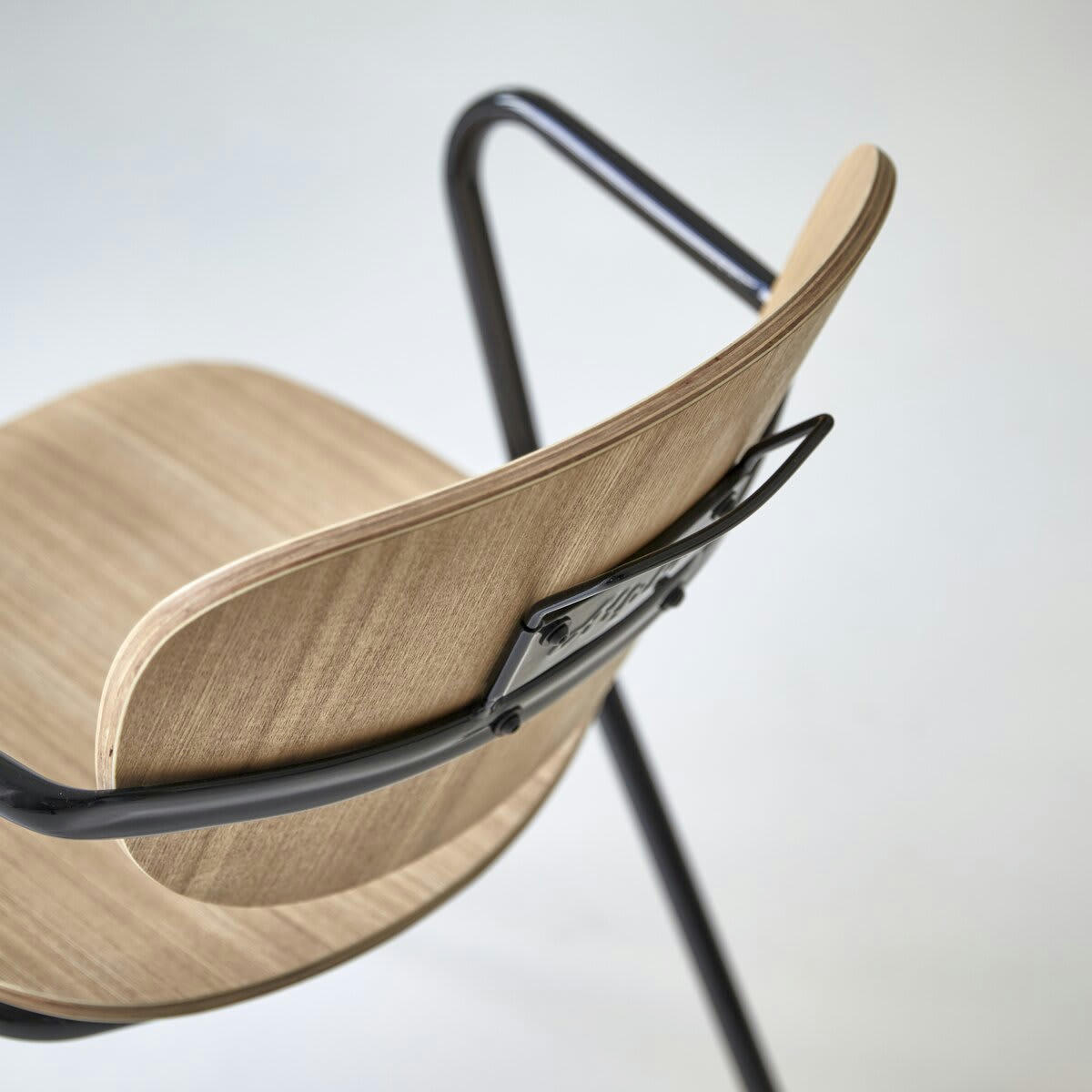 ADA - Chaise en frêne et métal