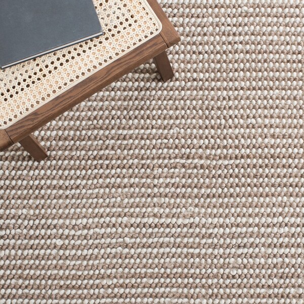 SAFAVIEH Handmade Natura Alyona New Zealand Wool Rug