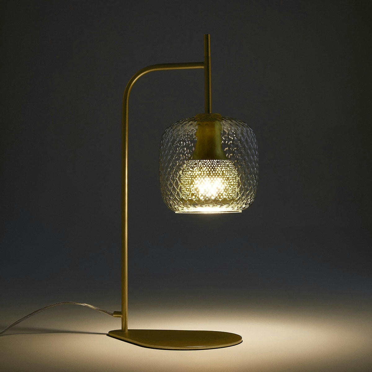 Lampe à poser, laiton et verre ciselé, Mistinguett