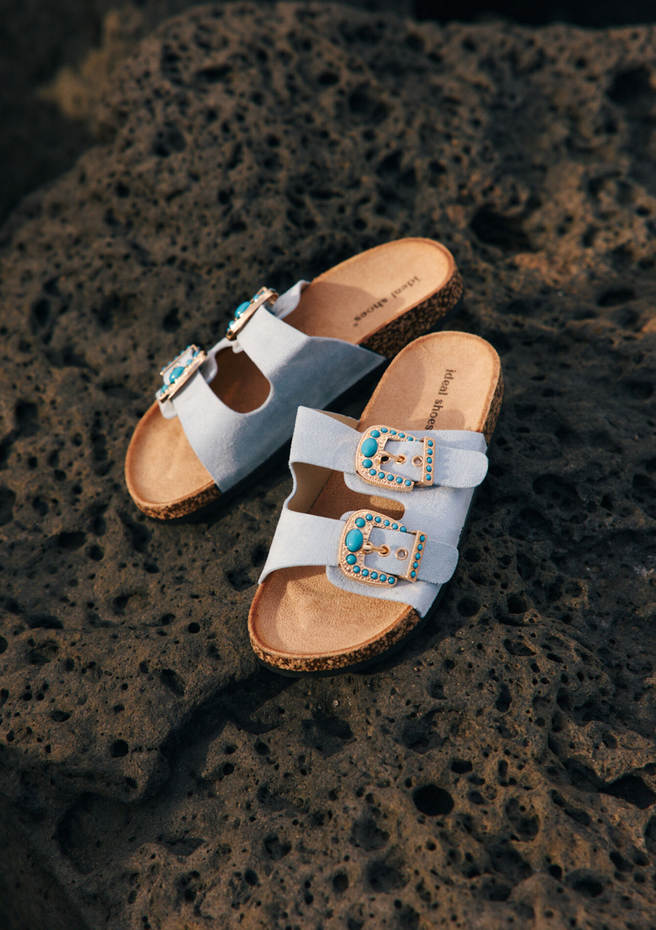 Sandalen met siergespen