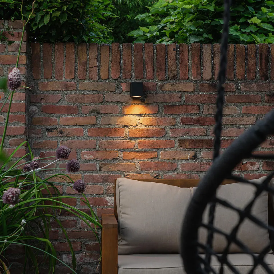 Qazqa wandlamp baleno zwart gu10