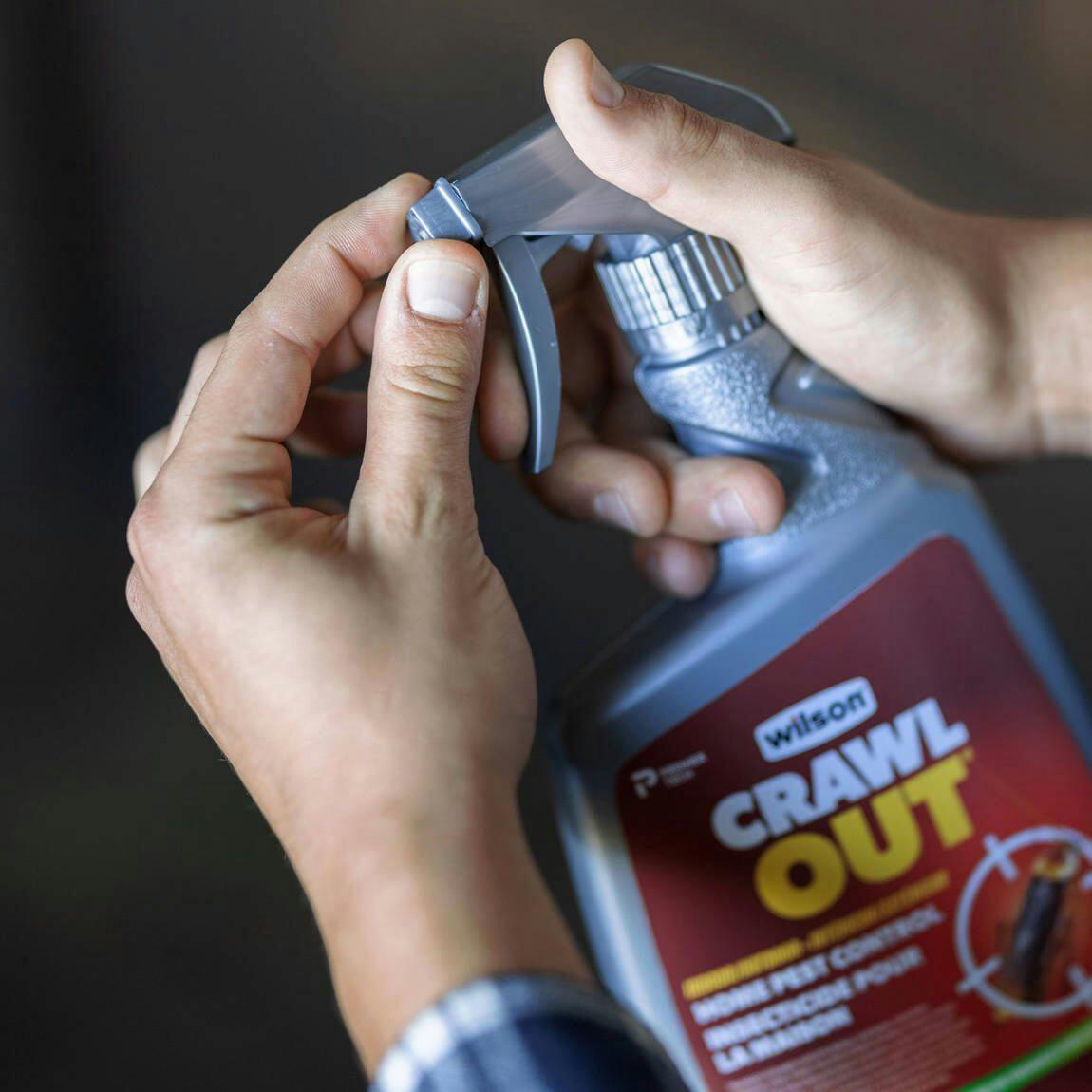 Wilson CrawlOut Indoor/Outdoor Home Pest Control Insecticide/Permethrin Spray, 1-L