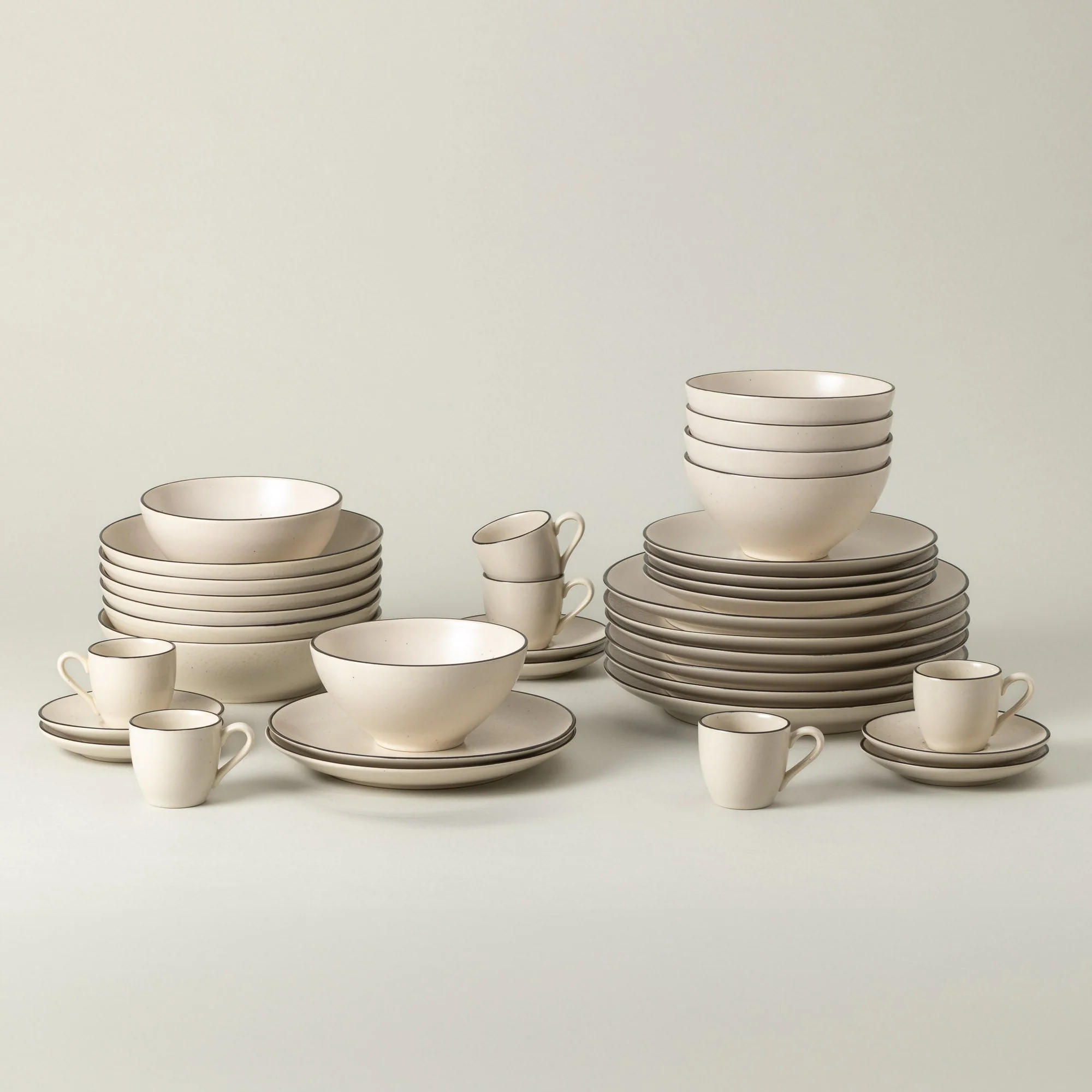 30-Piece Dinnerware Set with Coffee Cup and Saucer Augusta