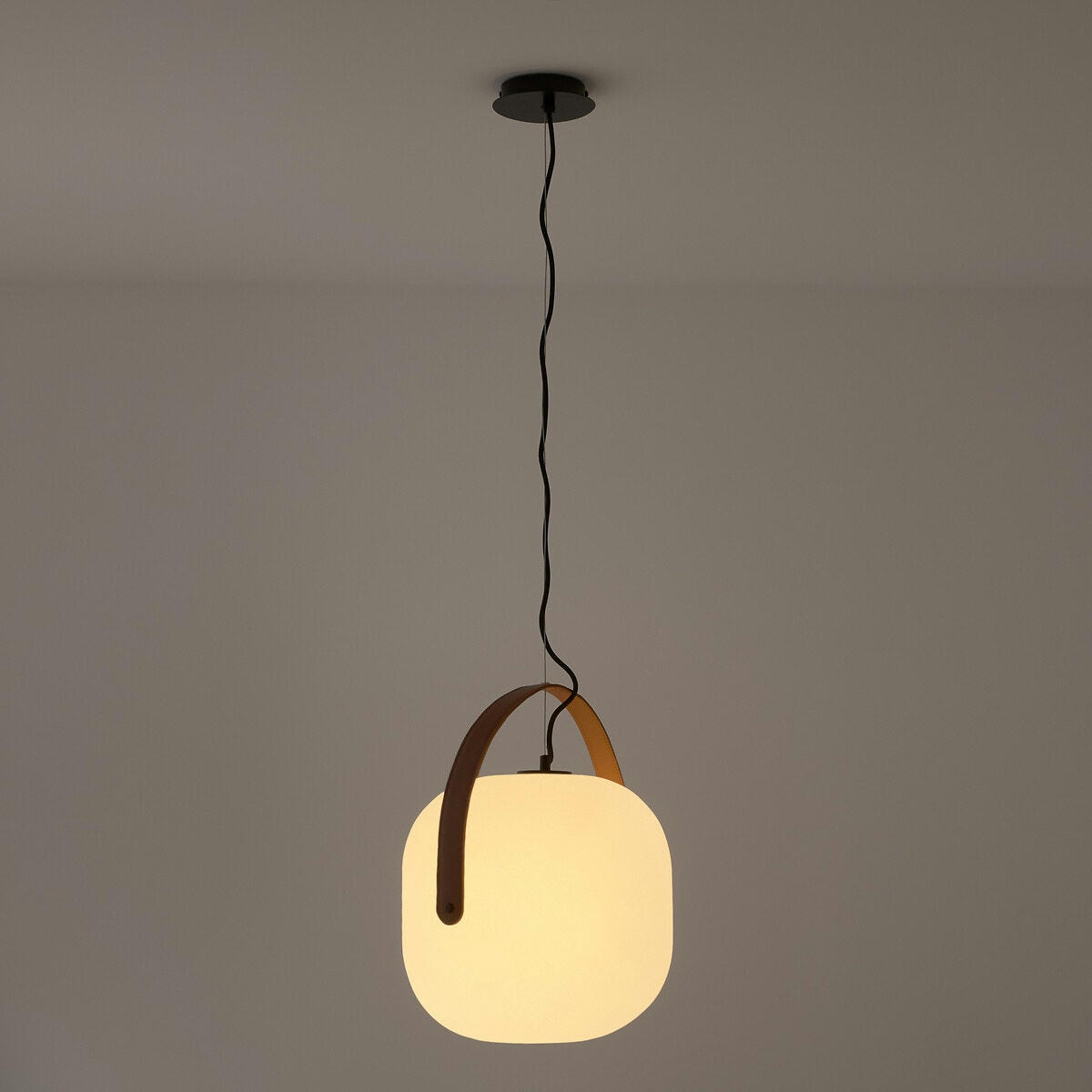 Suspension en verre opaline Ø30 cm, Kasito