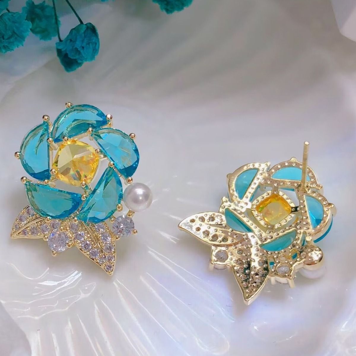 PEACH ACCESSORIES Floral Statement Earrings with Pearl