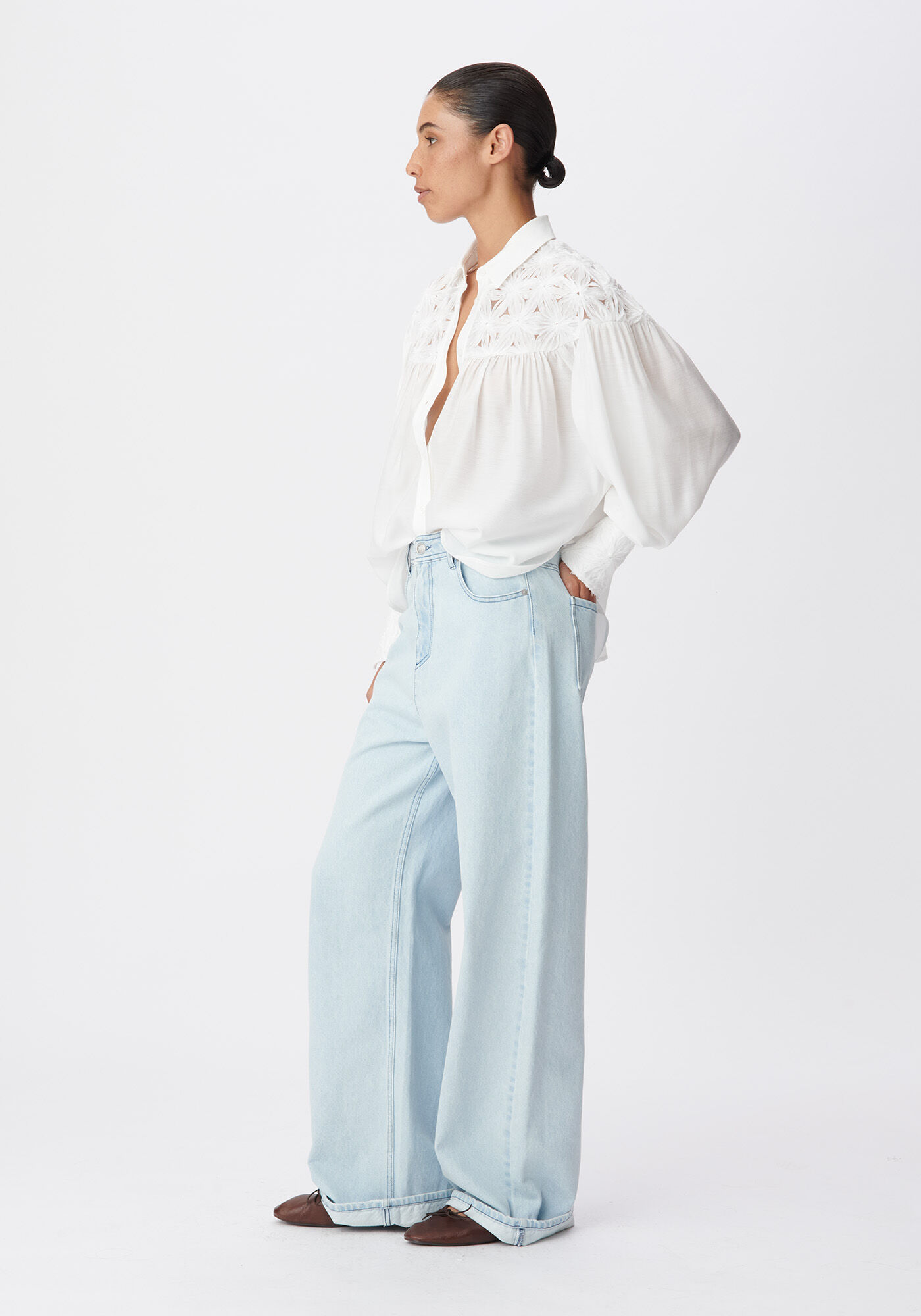 Chemise fluide blanche détails fleurs Femme