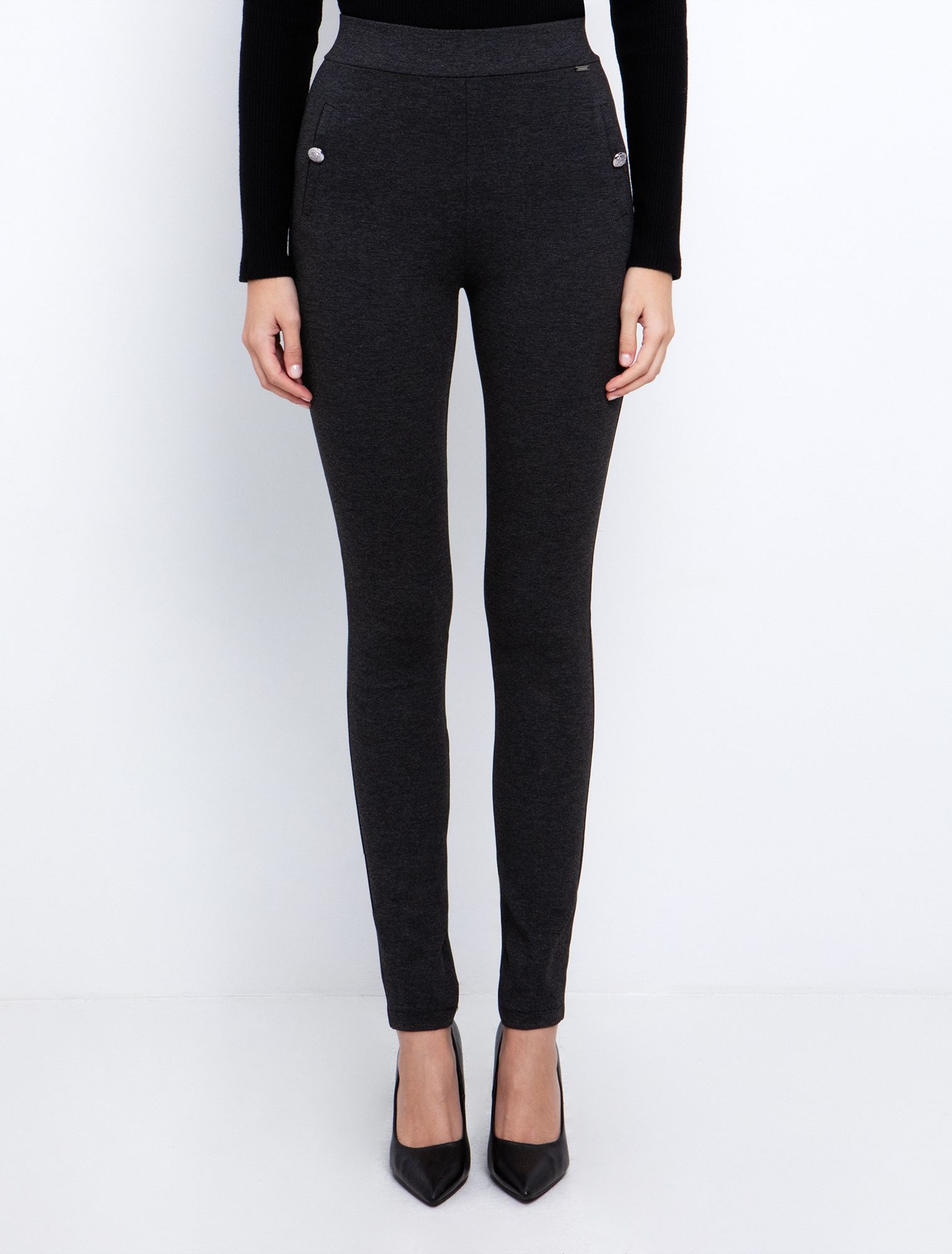 Ελαστικό παντελόνι με κουμπιά