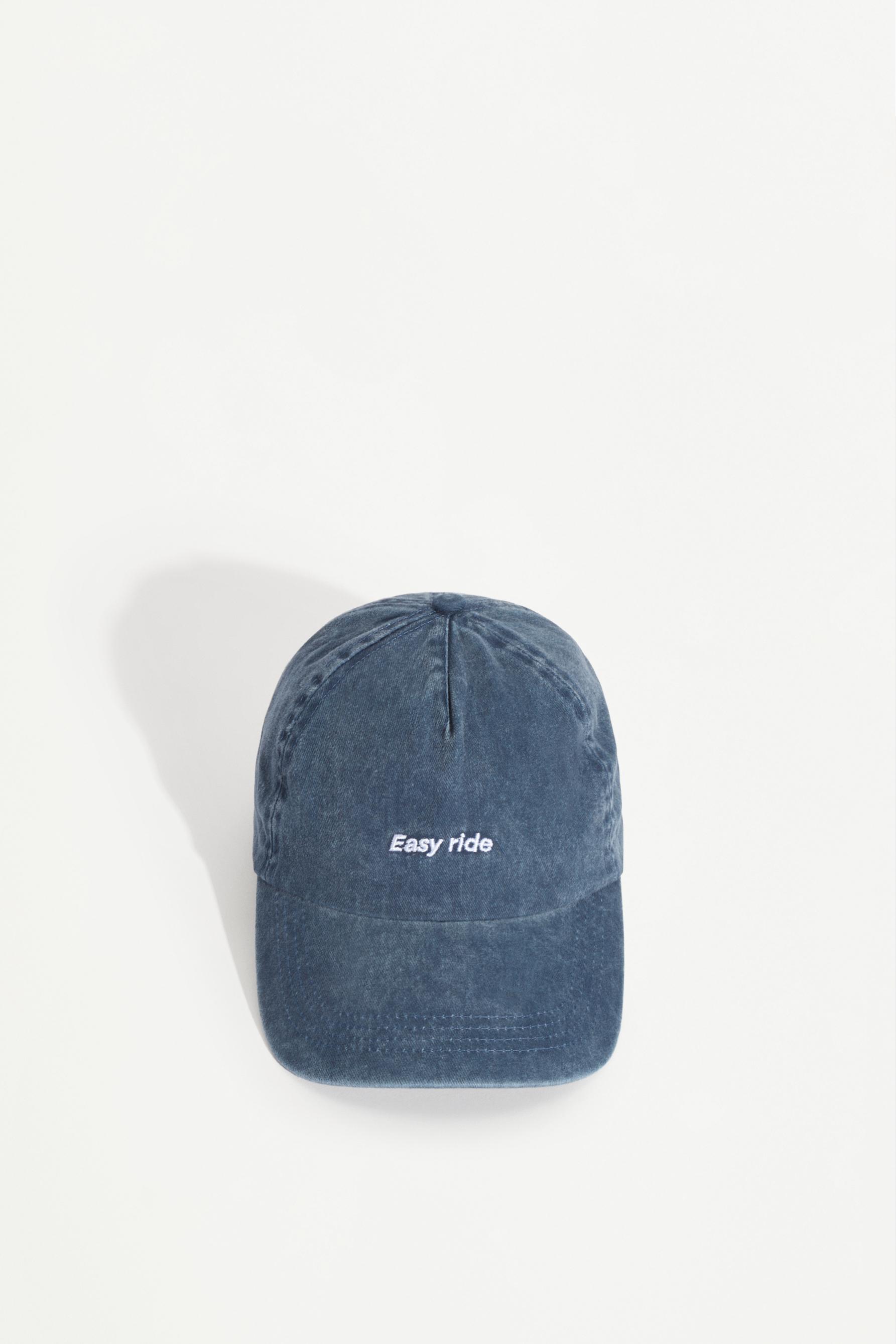 Gorra efecto lavado bordado