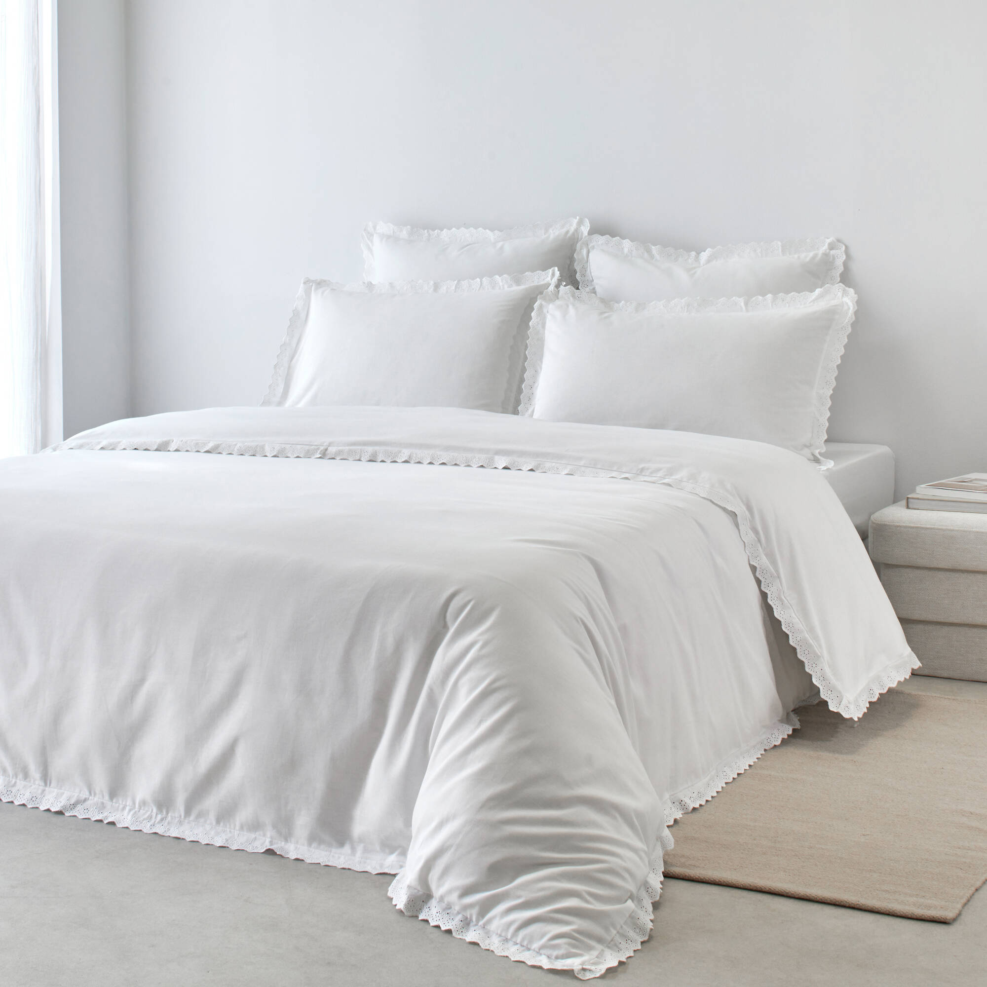 Linge de lit blanc brodé Colombine&reg;