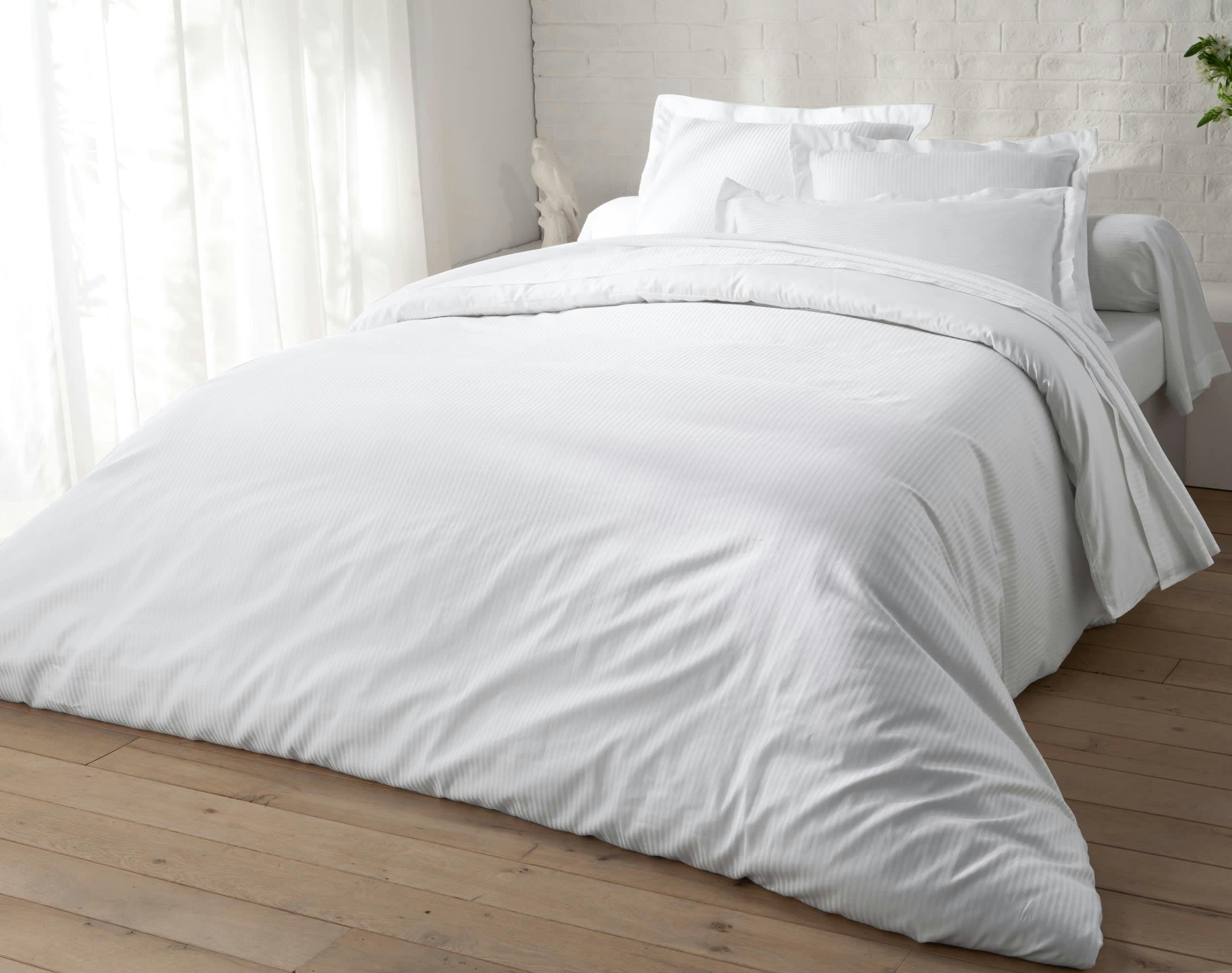 SATIN - Drap-housse 160x200 blanc en satin de coton