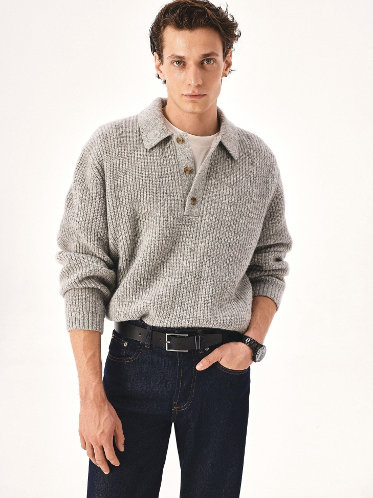 Business black belt with silver buckle