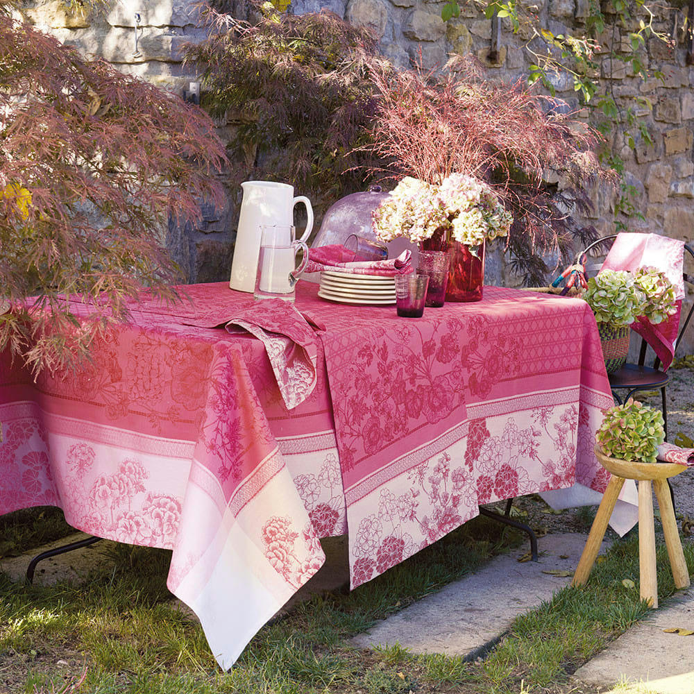 GERANIUMS ROSE - Nappe carrée antitache déperlant pur coton bio rose 115x115 cm
