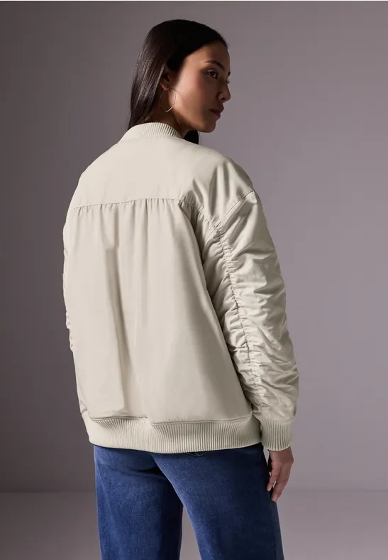 Schimmernder Blouson