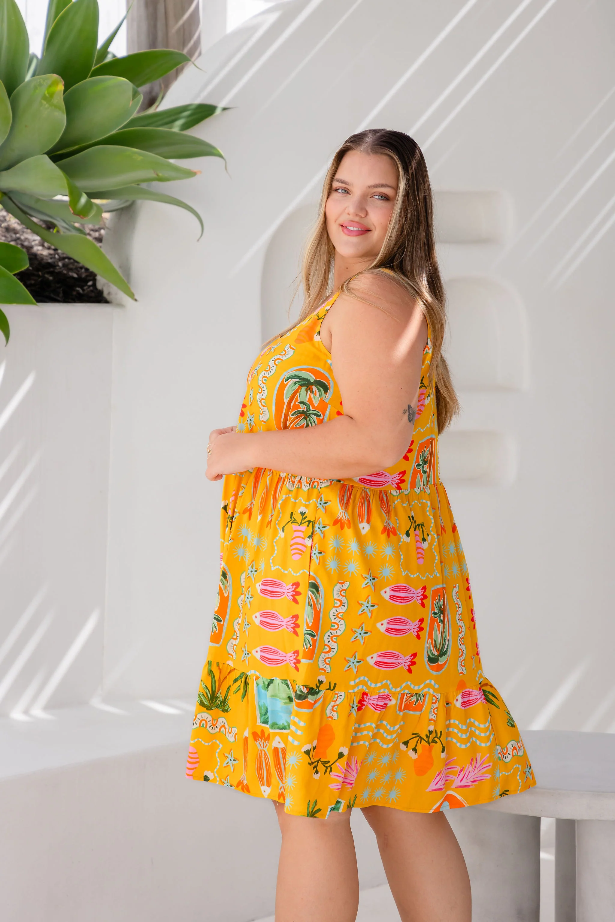 Tony Linen Blend Dress in Star Fish Fiesta