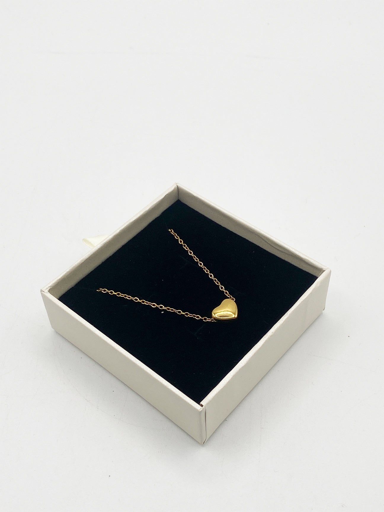 SVNX Small Heart Necklace in Gold - Gift Boxed