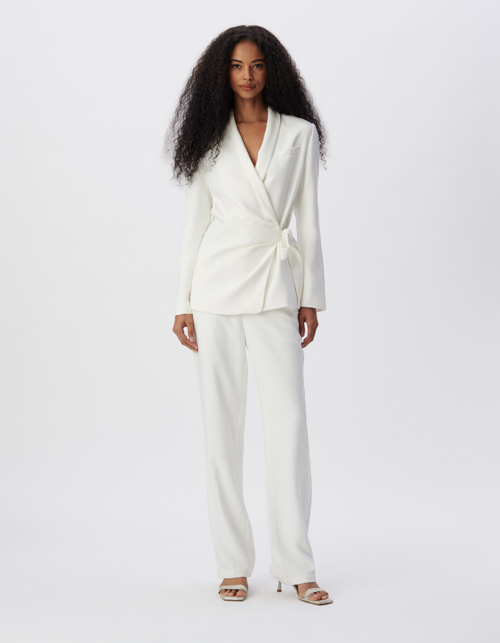 Veste de tailleur blanche à nouer côté Femme