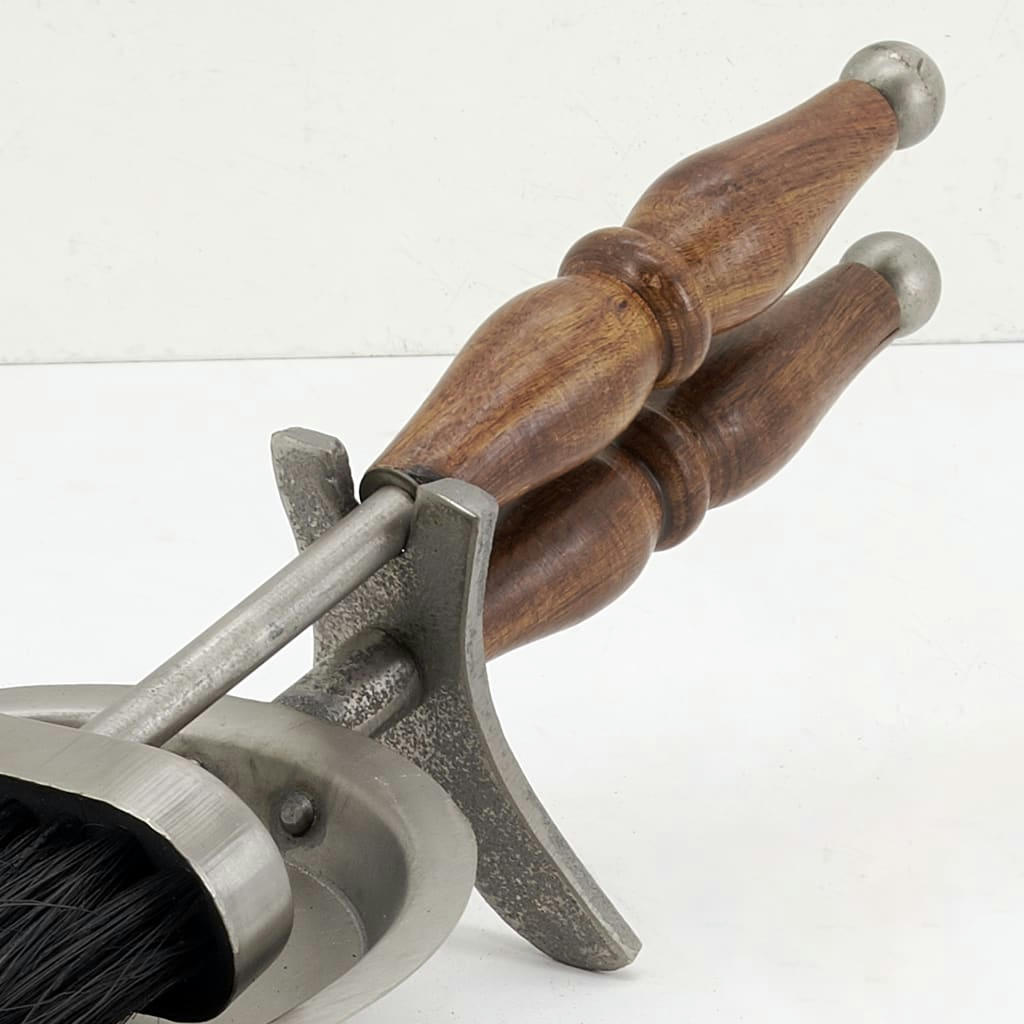 - Pelle et balayette pour cheminée en étain et bois (lot de 2)