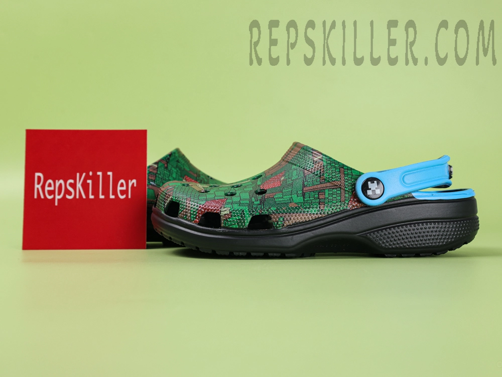 Minecraft x Classic Clog ‘Dark Forest’