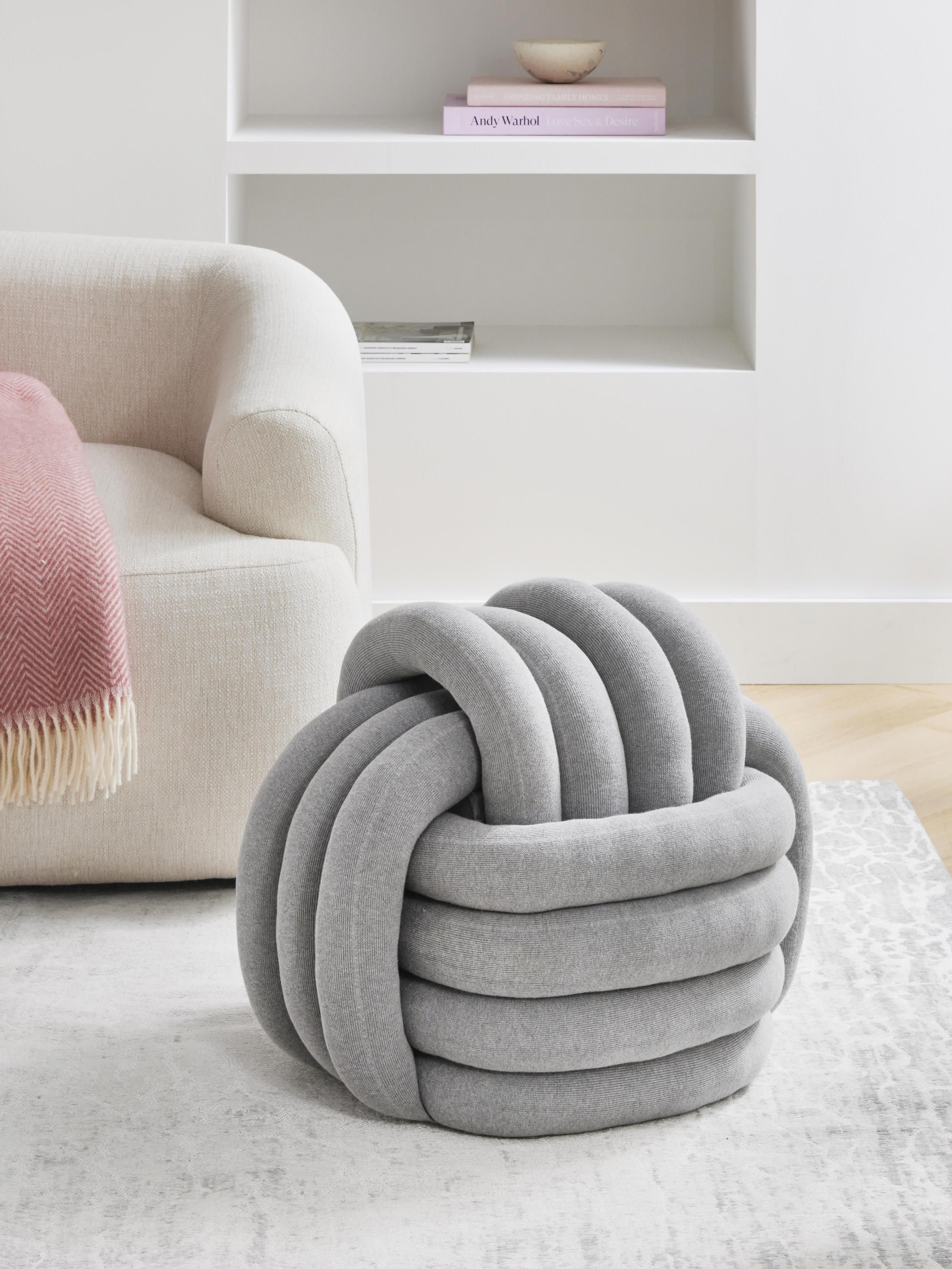 Knoten-Pouf Twist