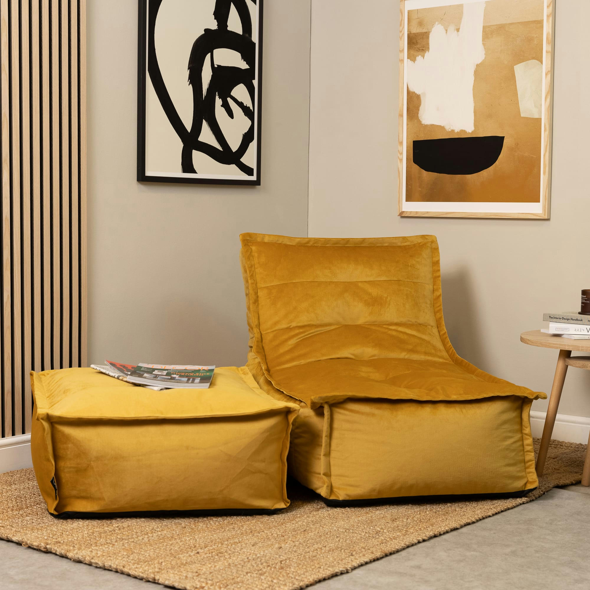 DOLCE - Pouf velours avec large repose-pieds ocre