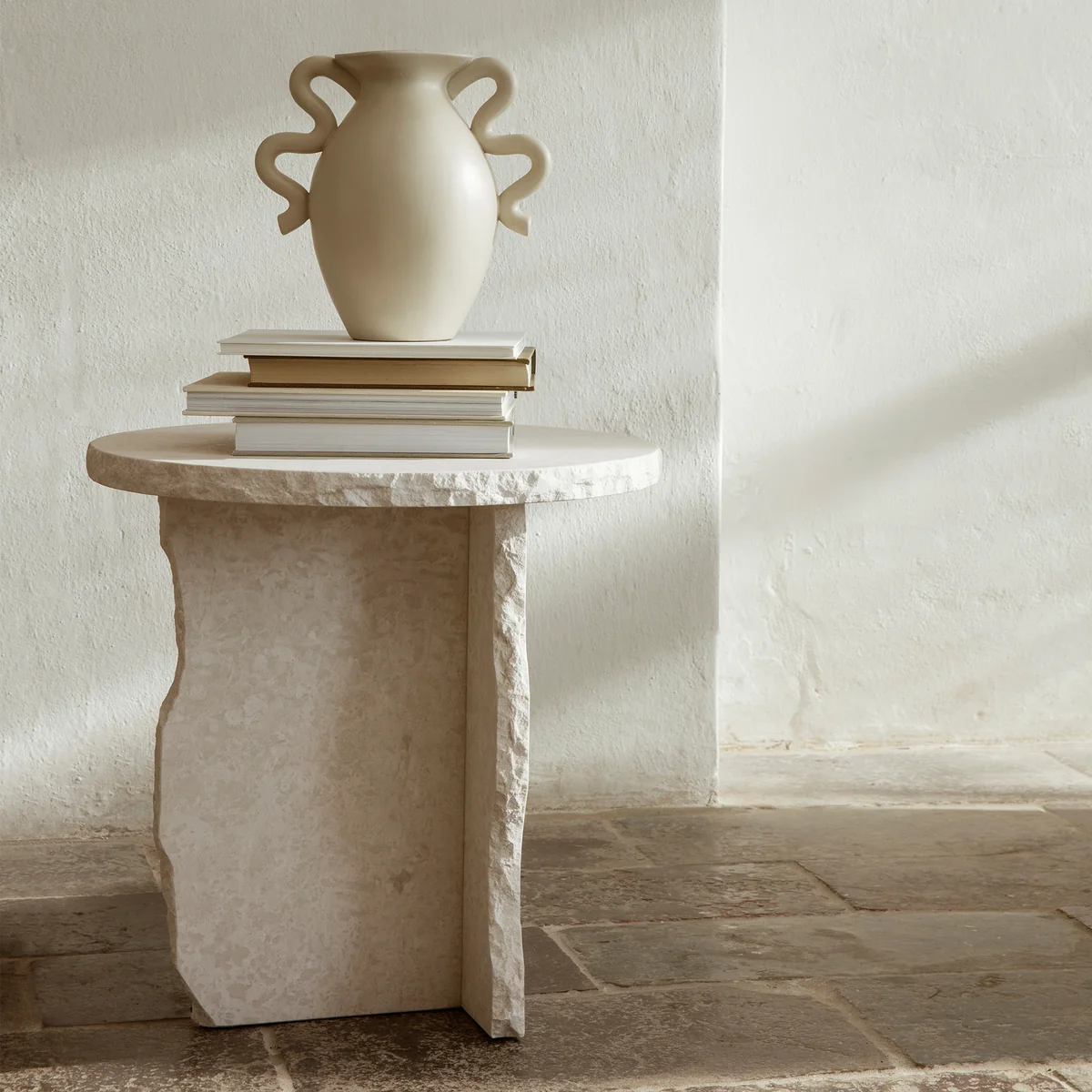 Ferm Living - Mineral Marmor Skulpturtisch, Ø 52 x H 50 cm, Bianco Curia