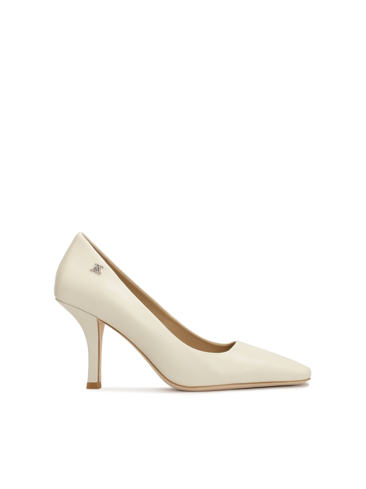 Classic stilettos made of full grain leather in cream color