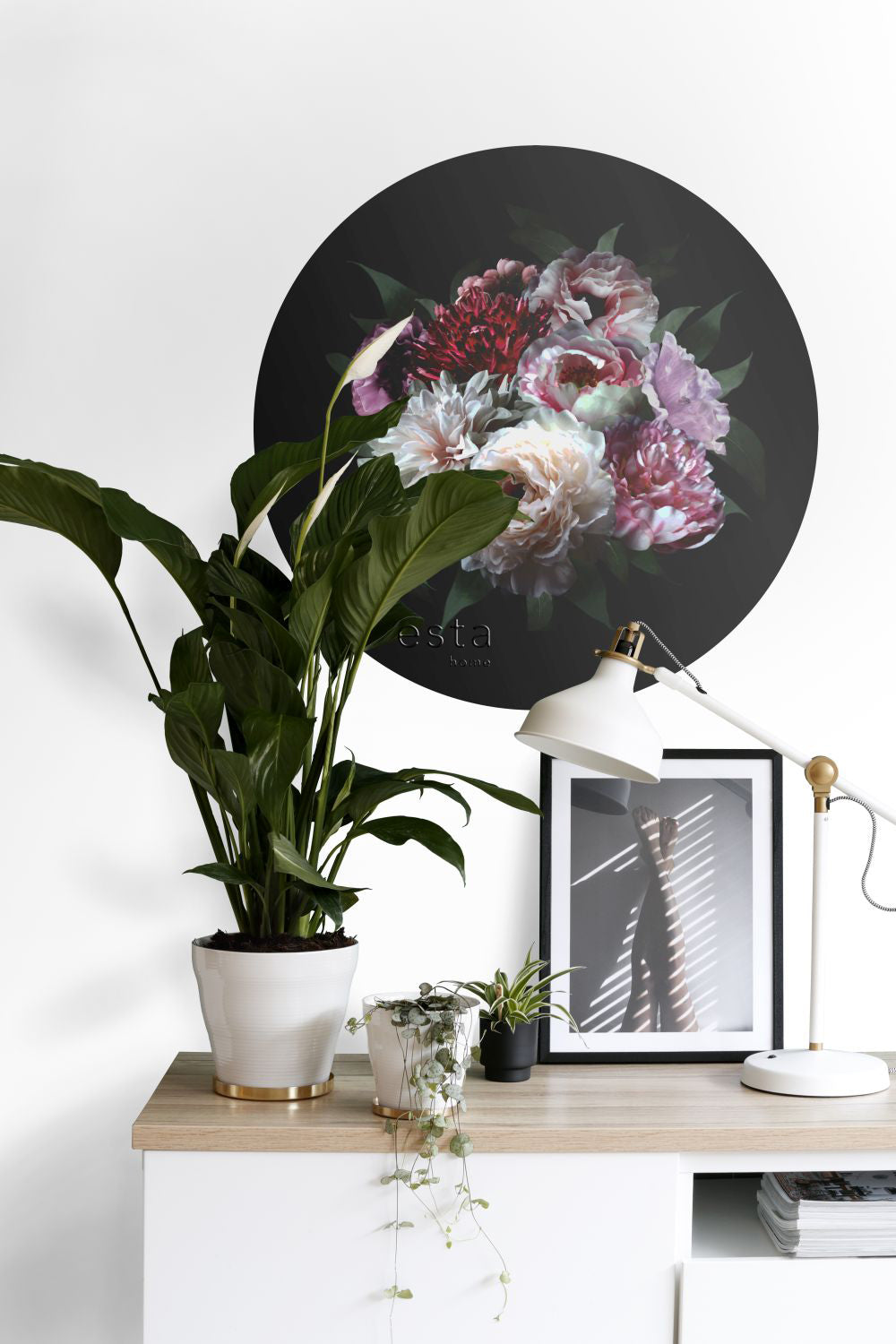ESTAhome zelfklevende behangcirkel bloemstilleven multicolor op zwart - Ø 70 cm - 158991