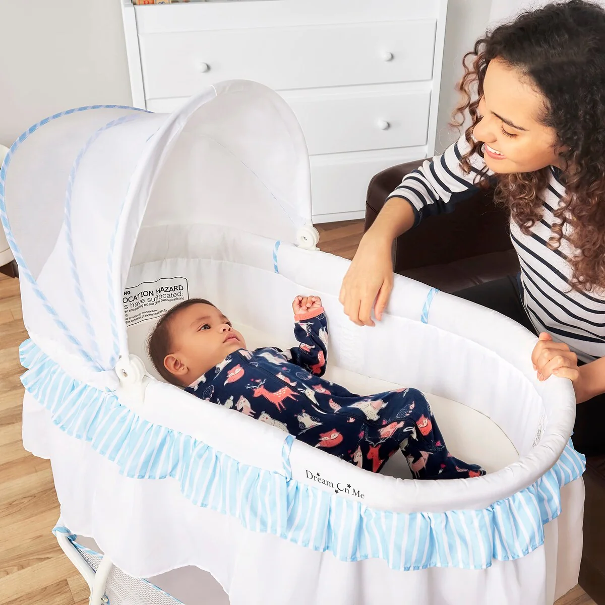 Lacy Portable 2-in-1 Bassinet & Cradle in Blue and White, Lightweight Baby Bassinet with Storage Basket, Adjustable