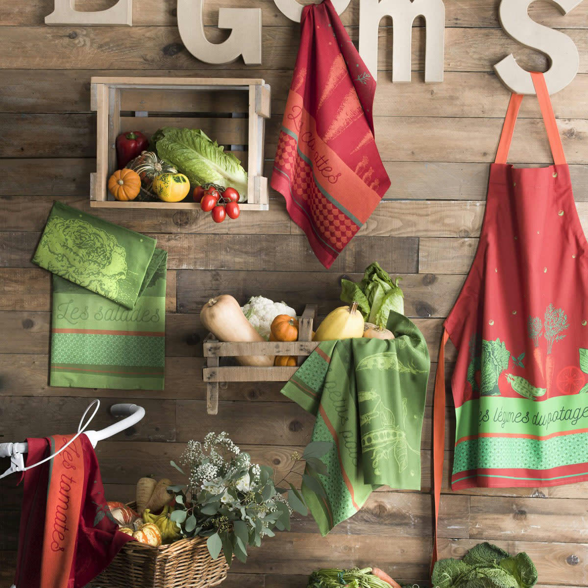 LEGUMES RACINES - Torchon en jacquard de coton vert 50x75