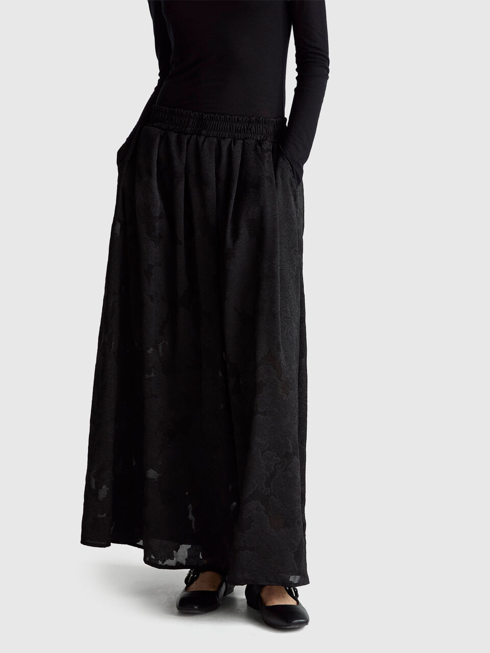 Nylon skirt with perforations