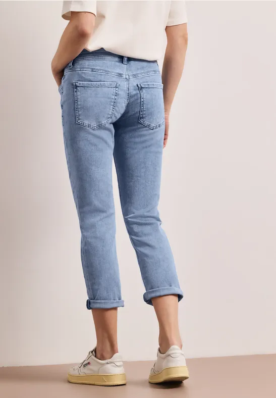 Low Waist Slim Leg Jeans im Casual Fit