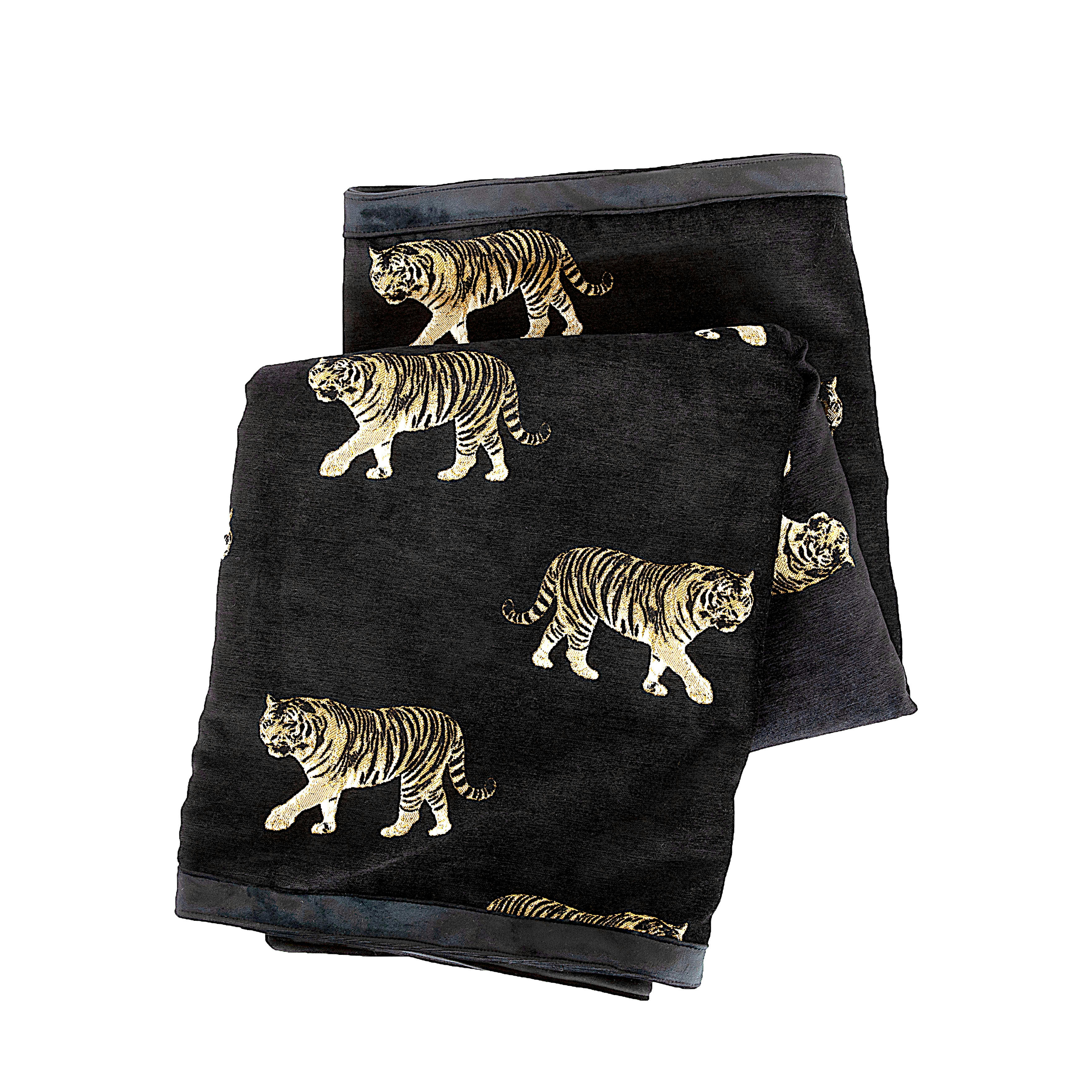 - Plaid en velours noir avec tigres brodées