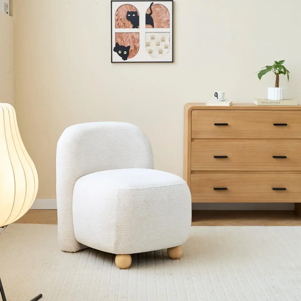 Scandinavische Salonstoel met Houten Poten en Stof