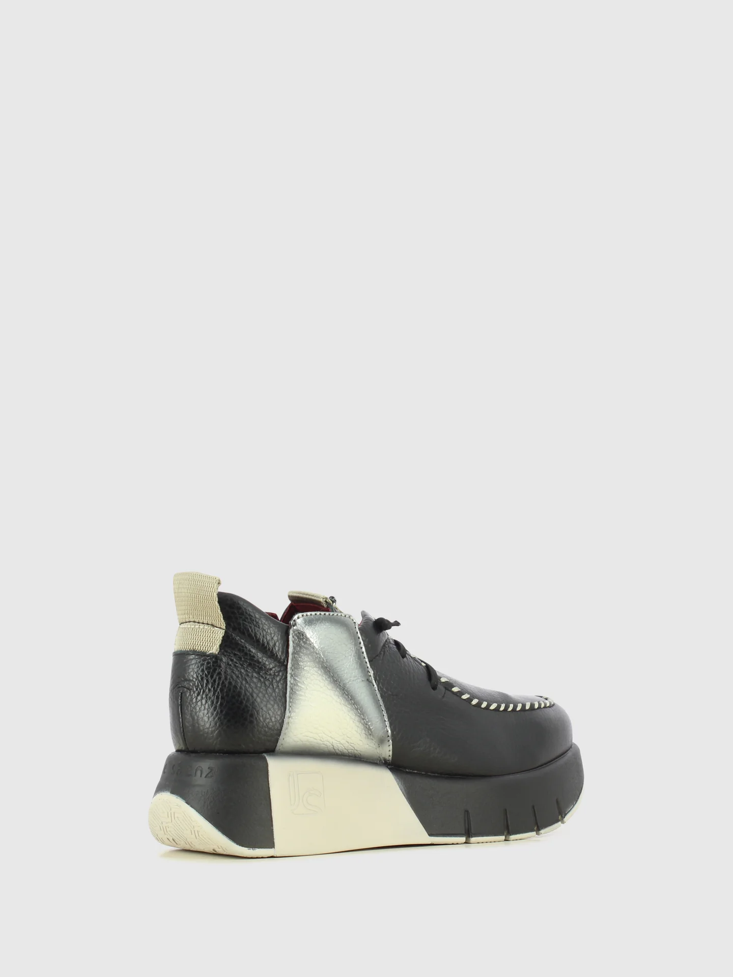 Sapatos com Atacadores em Preto