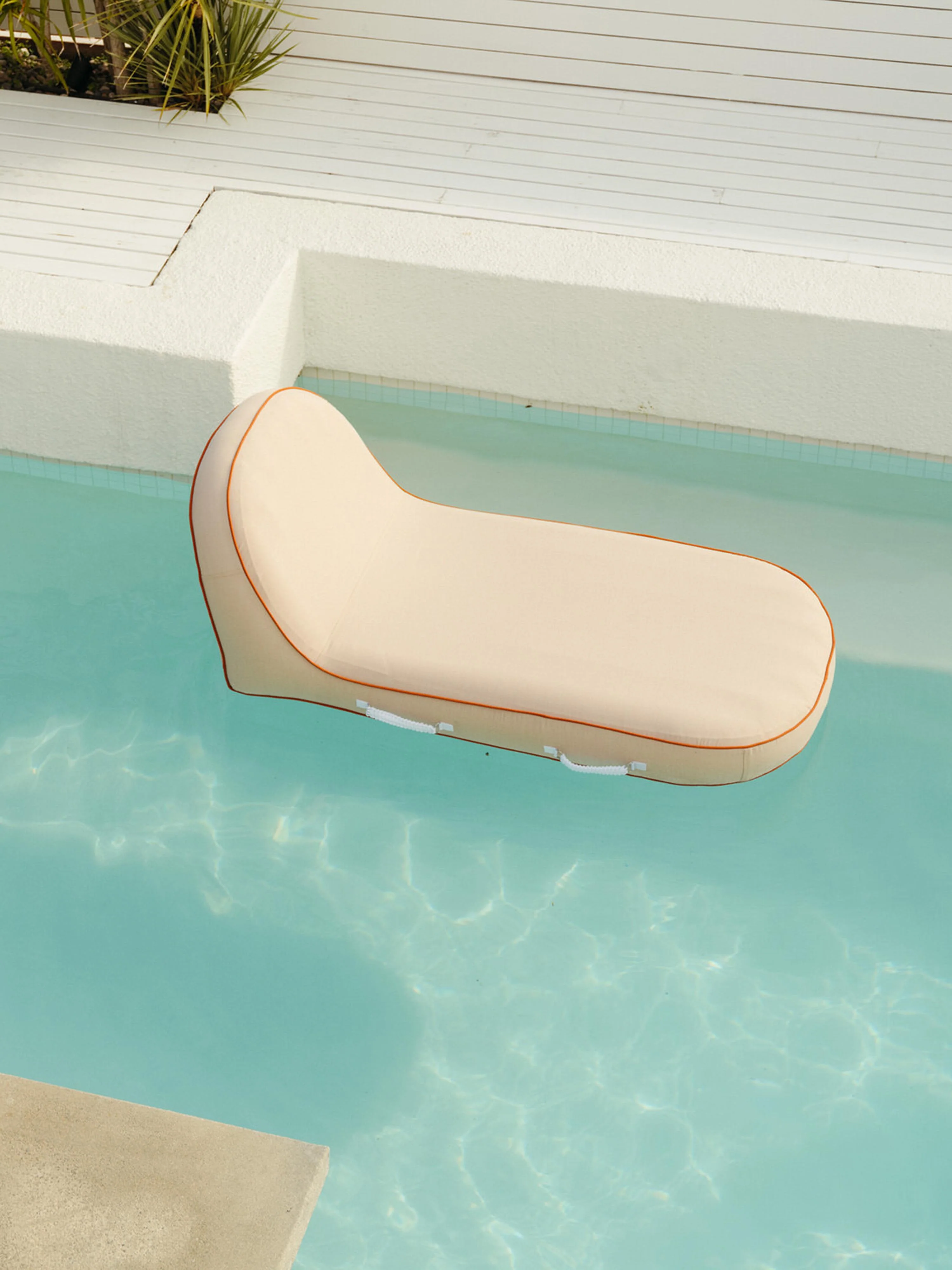 Aufblasbare Pool-Liege Drops