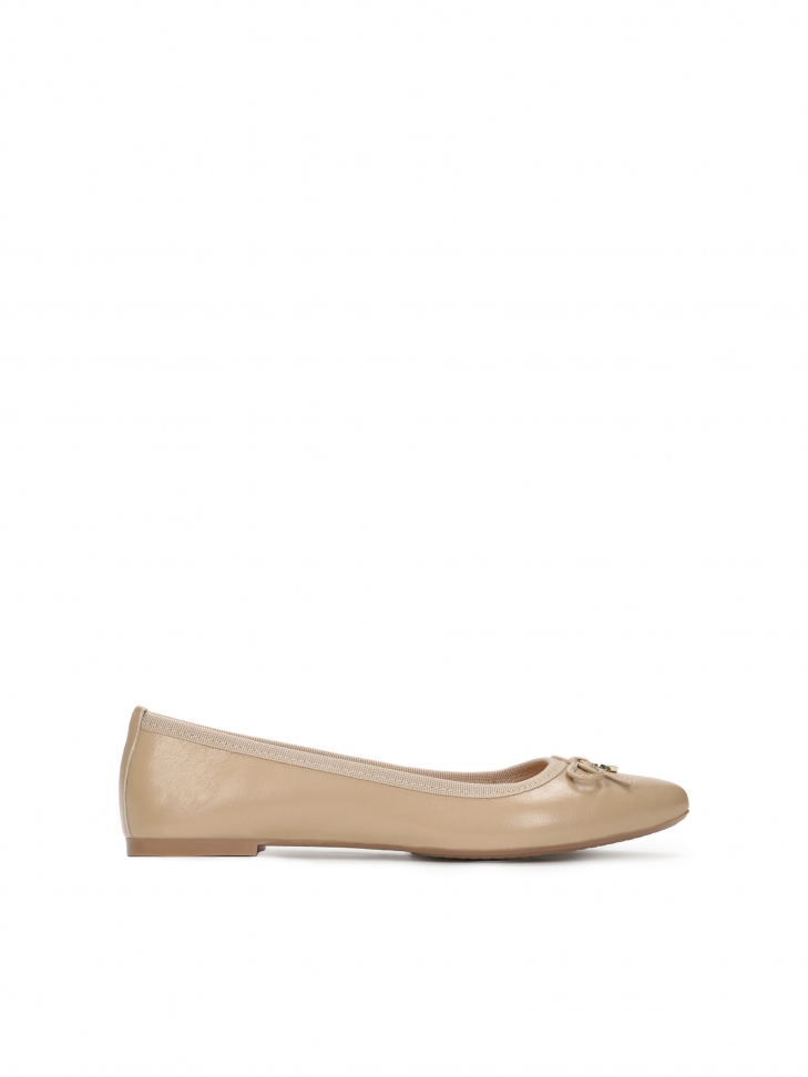 Ladies' beige ballerinas