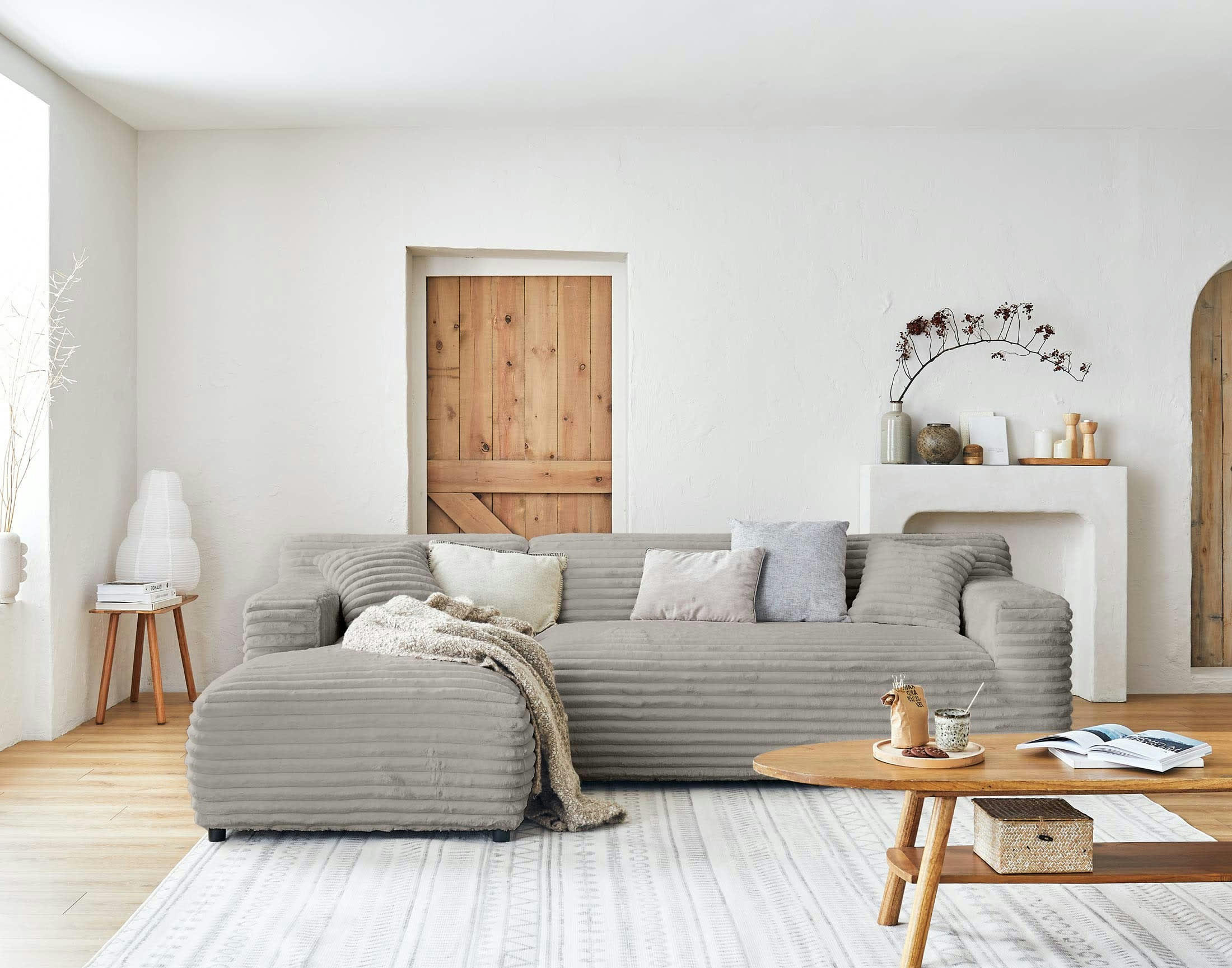 LAPONIE - Canapé d'angle gauche 4 places en velours grosses côtes gris clair