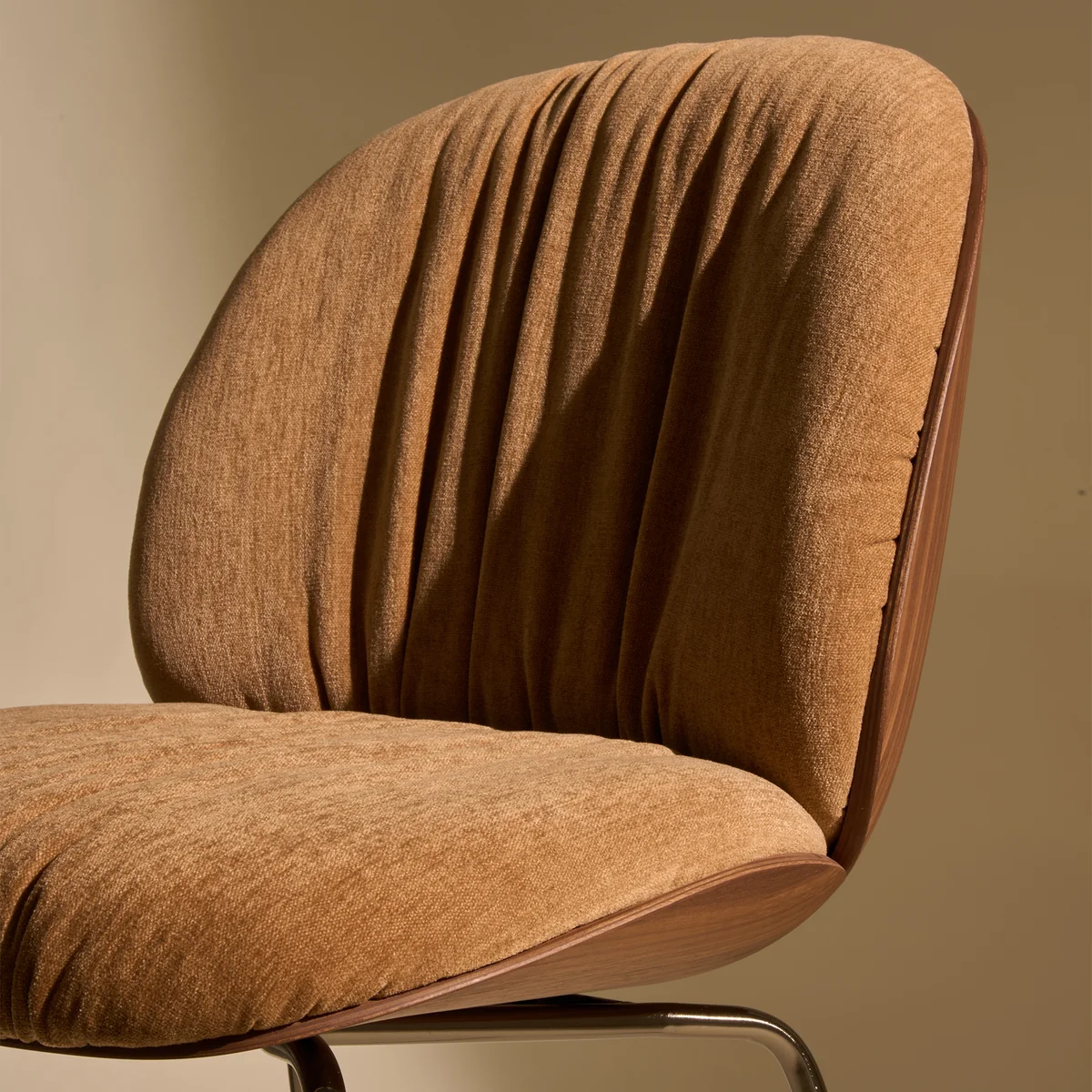 Gubi - Beetle Soft Bar Chair